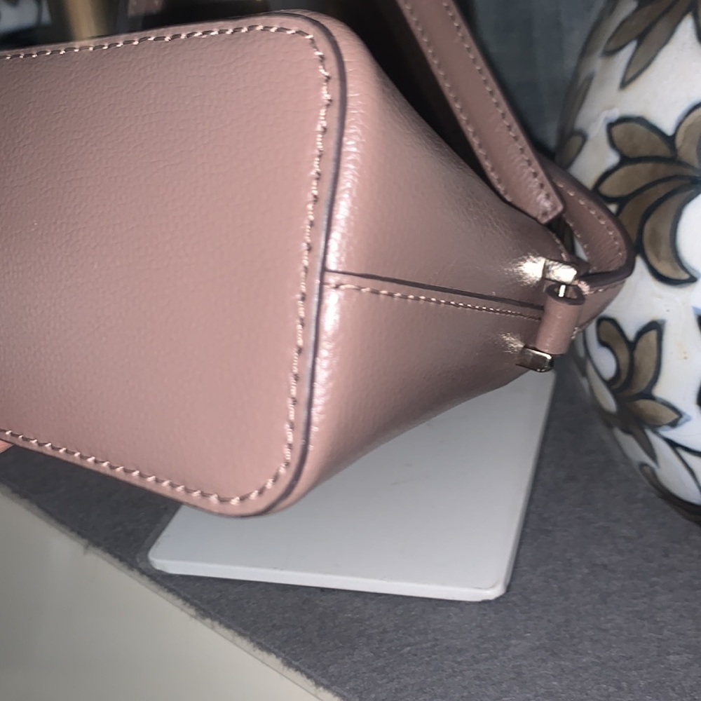 Kate Spade done crossbody purse - Picture 6 of 10